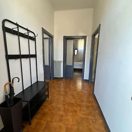 Vicino Al Centro Di * Όπως